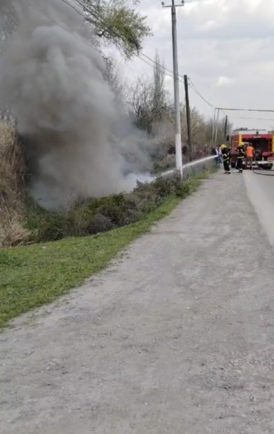 Kürdəmirdə aşan maşın yanıb - YENİLƏNİB