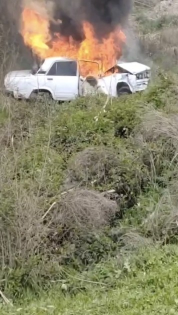 Kürdəmirdə aşan maşın yanıb - YENİLƏNİB