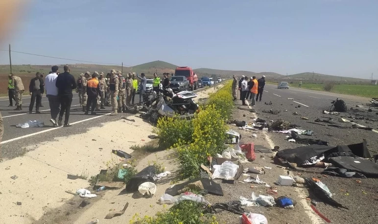Türkiyədə ağır yol qəzası - 4 ÖLÜ (FOTO)