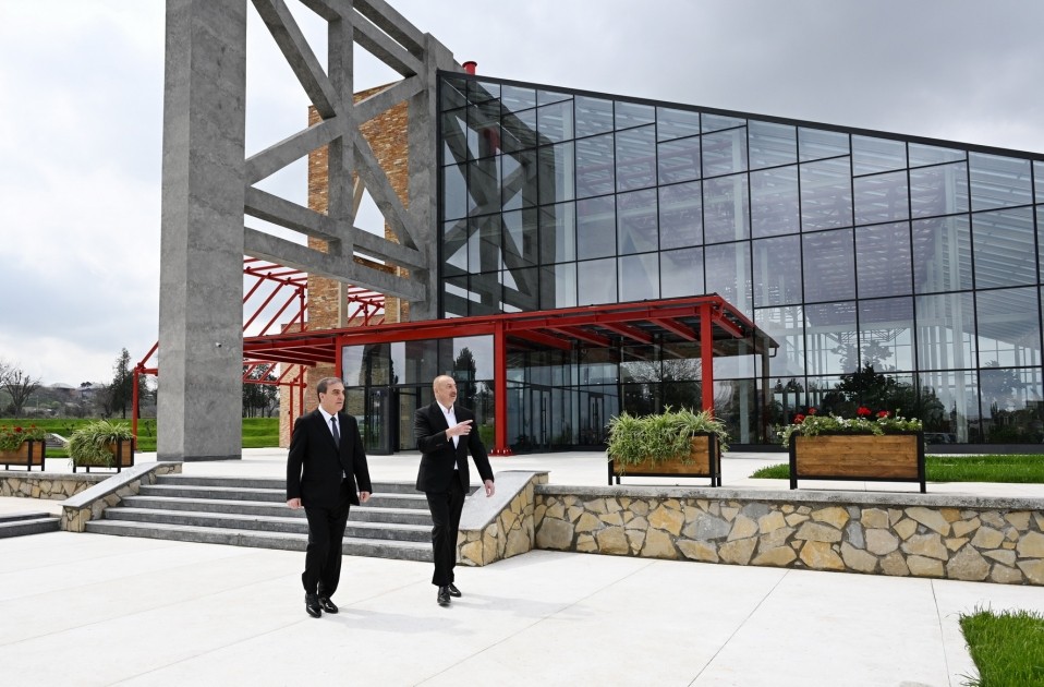 İlham Əliyev Gəncədəki Ekoloji Park Kompleksinin tikintisi ilə tanış oldu - YENİLƏNİB