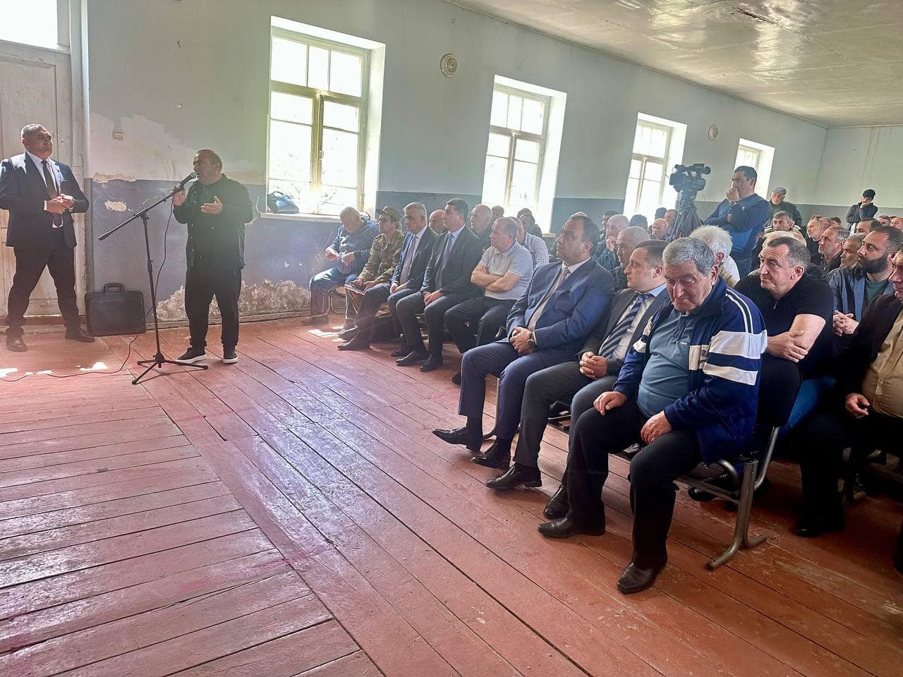 Paşinyan Qazaxla sərhəddə görüş keçirir - FOTO (YENİLƏNİB)