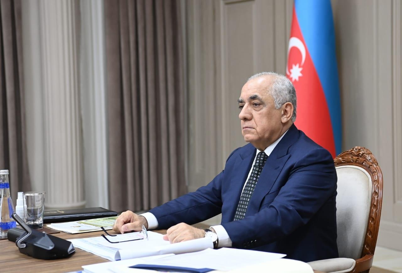 Əli Əsədov İnvestisiya Holdinqinin iclasını keçirdi - FOTO