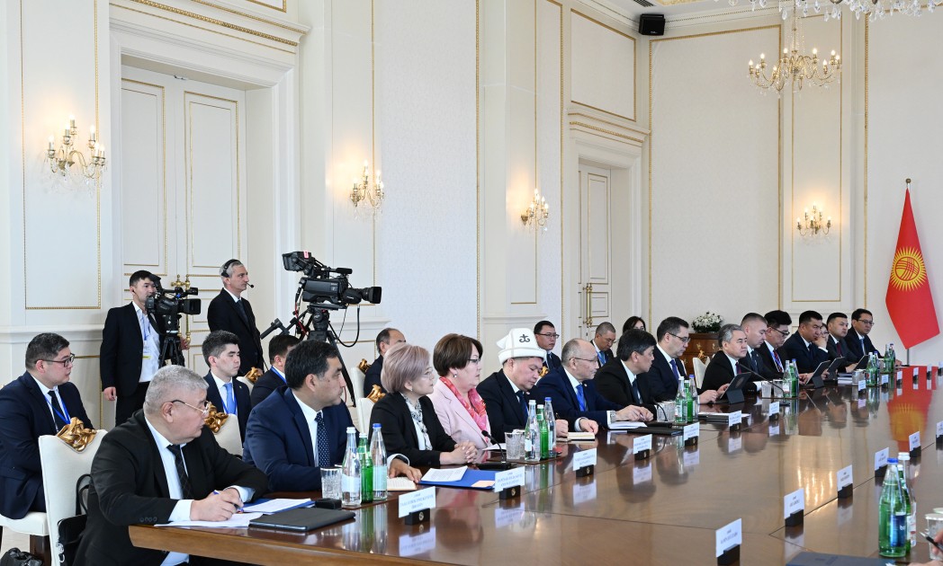 Azərbaycan və Qırğızıstan Dövlətlərarası Şurasının ikinci iclası keçirilib - FOTOLAR (YENİLƏNİB)