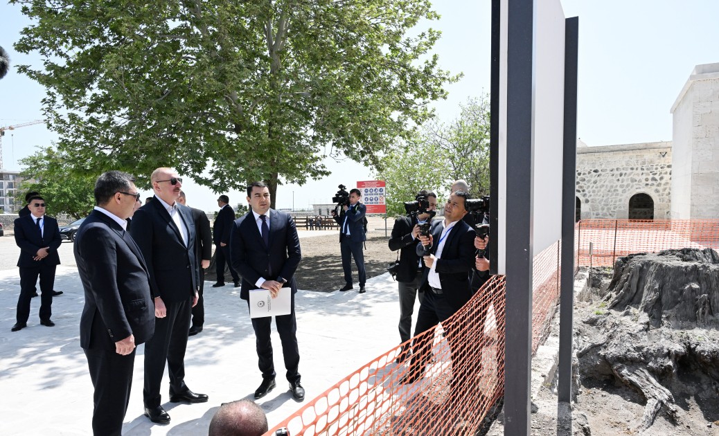 İlham Əliyev Japarova Qarabağ atı hədiyyə etdi - FOTOLAR (YENİLƏNİB)