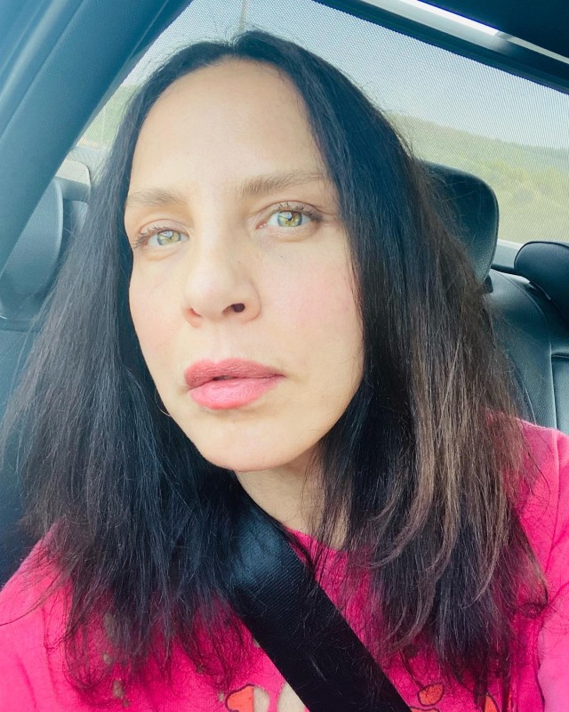 Müğənnini tanımaqda çətinlik çəkdilər - FOTOLAR