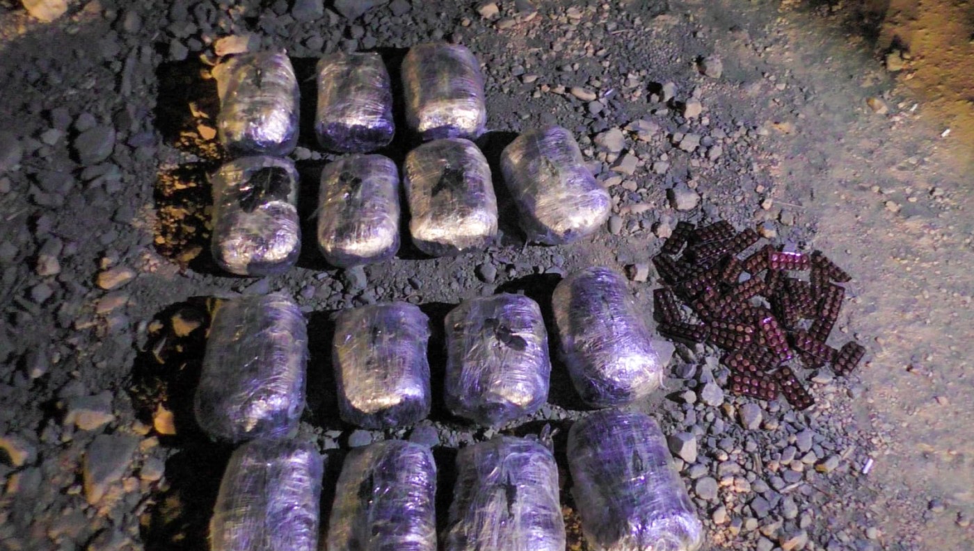 Kirayə götürdükləri avtomobillə narkotik daşıyanlar tutuldu - FOTO