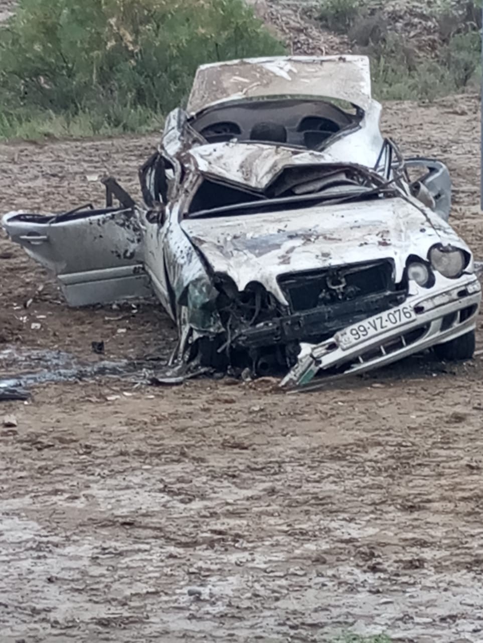 Qarşısına heyvan çıxan avtomobil aşdı, sürücü öldü - FOTOLAR