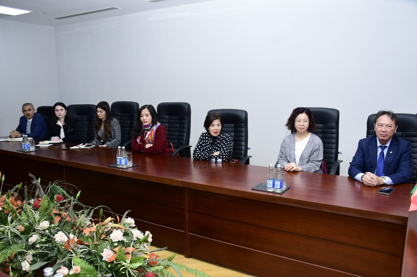 Tahir Budaqov iki ölkənin dostluq qrupunun üzvləri ilə görüşdü - FOTOLAR