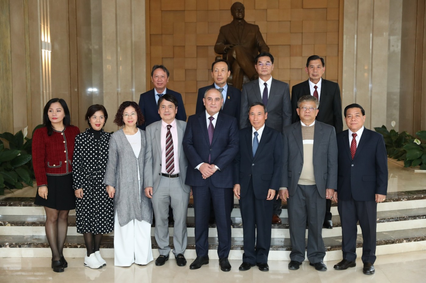 Tahir Budaqov iki ölkənin dostluq qrupunun üzvləri ilə görüşdü - FOTOLAR