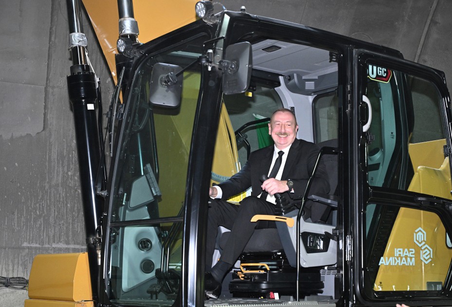 İlham Əliyev Əhmədbəyli-Füzuli-Şuşa yolundakı birinci tunelin açılışında - FOTOLAR (YENİLƏNİB)