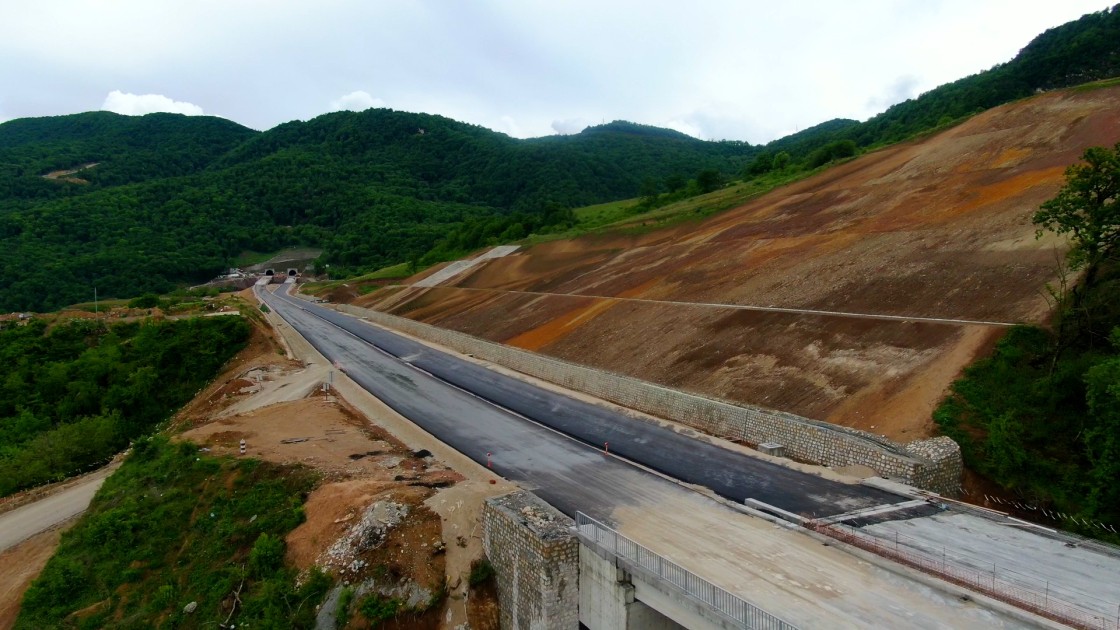 İlham Əliyev Əhmədbəyli-Füzuli-Şuşa yolundakı birinci tunelin açılışında - FOTOLAR (YENİLƏNİB)