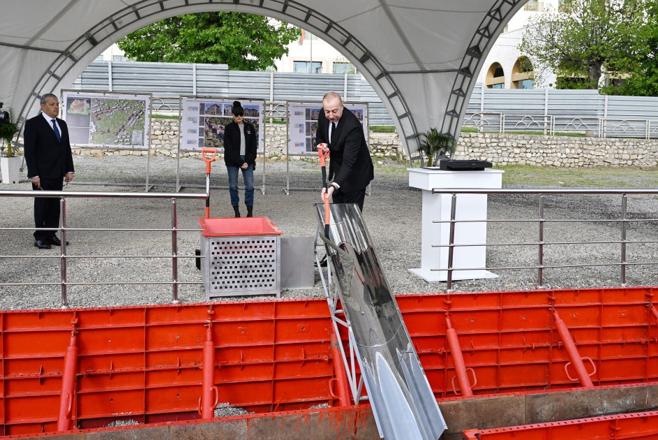 Prezident və xanımı Şuşada təməlqoyma mərasimində - FOTO (YENİLƏNİB)