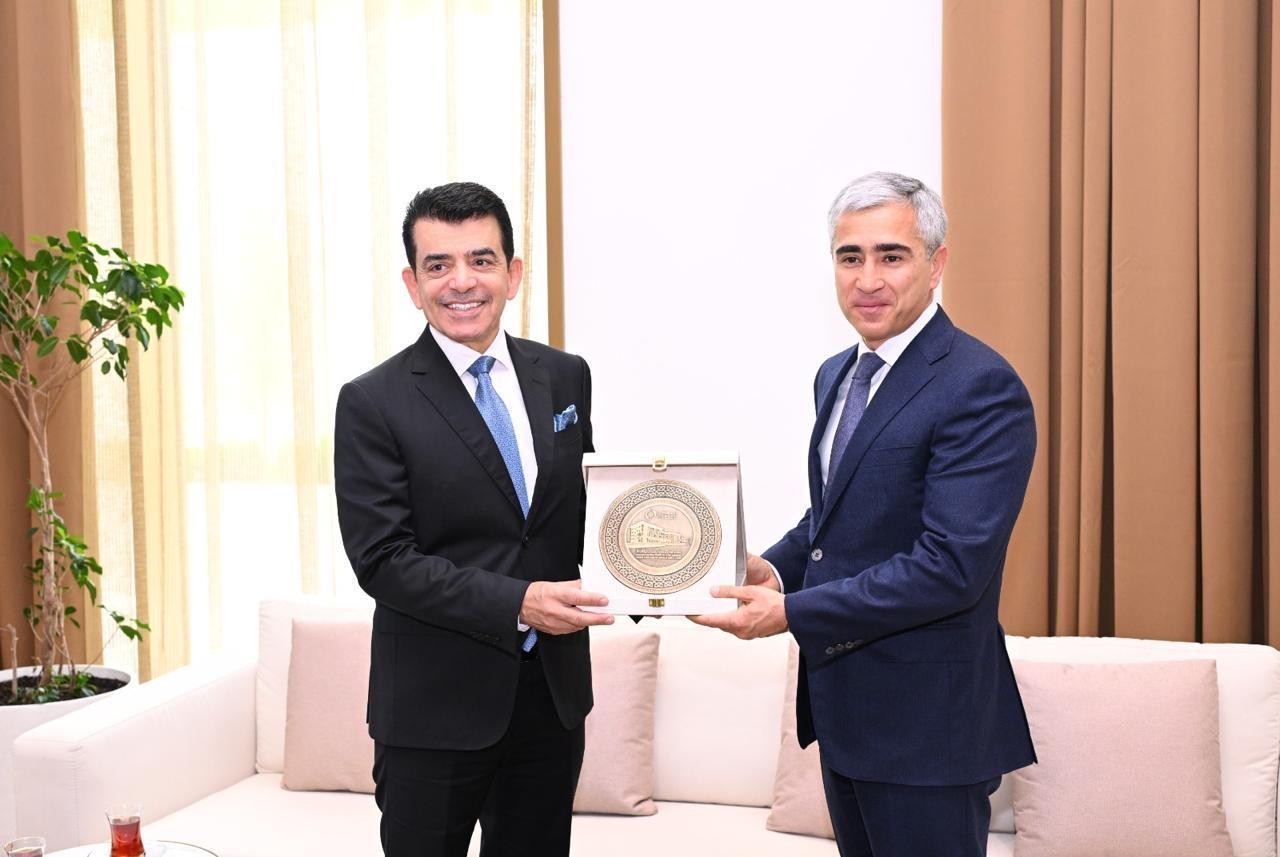 Prezidentin köməkçisi Şuşada baş direktorla memorandum imzaladı - FOTO