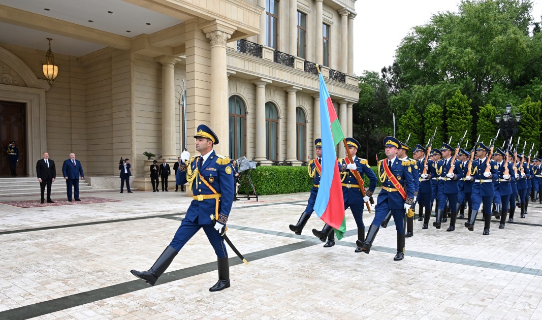 Lukaşenkonun rəsmi qarşılanma mərasimi olub - FOTOLAR