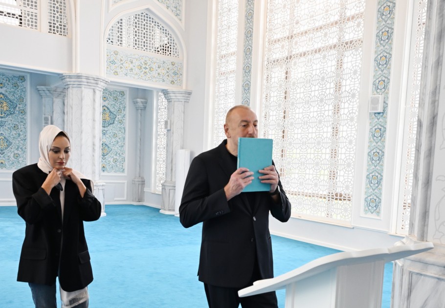 İlham Əliyev və Mehriban Əliyeva Zəngilan məscidinin açılışında iştirak ediblər - FOTOLAR