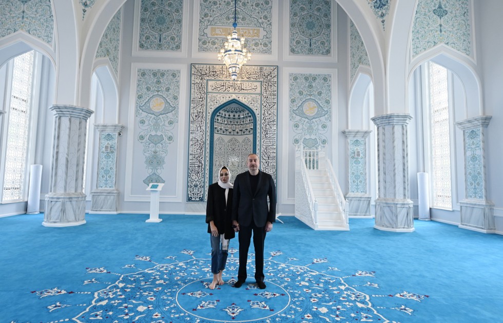 İlham Əliyev və Mehriban Əliyeva Zəngilan məscidinin açılışında iştirak ediblər - FOTOLAR