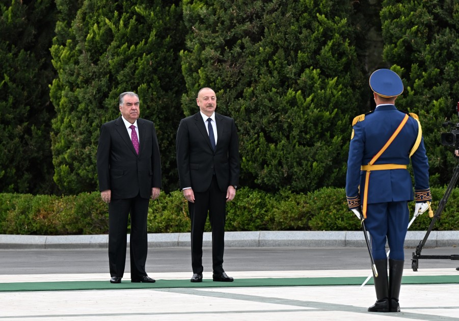 Tacikistan Prezidentinin rəsmi qarşılanma mərasimi oldu - FOTOLAR