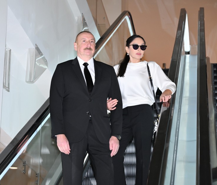 İlham Əliyev və xanımı “Crescent Mall”ın açılışında - YENİLƏNİB (FOTOLAR)