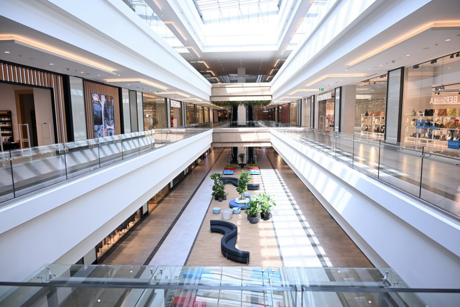 İlham Əliyev və xanımı “Crescent Mall”ın açılışında - YENİLƏNİB (FOTOLAR)