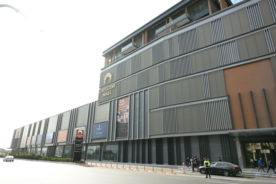 İlham Əliyev və xanımı “Crescent Mall”ın açılışında - YENİLƏNİB (FOTOLAR)