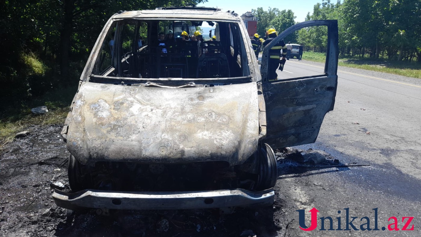Qaxda mikroavtobus yandı - FOTOLAR