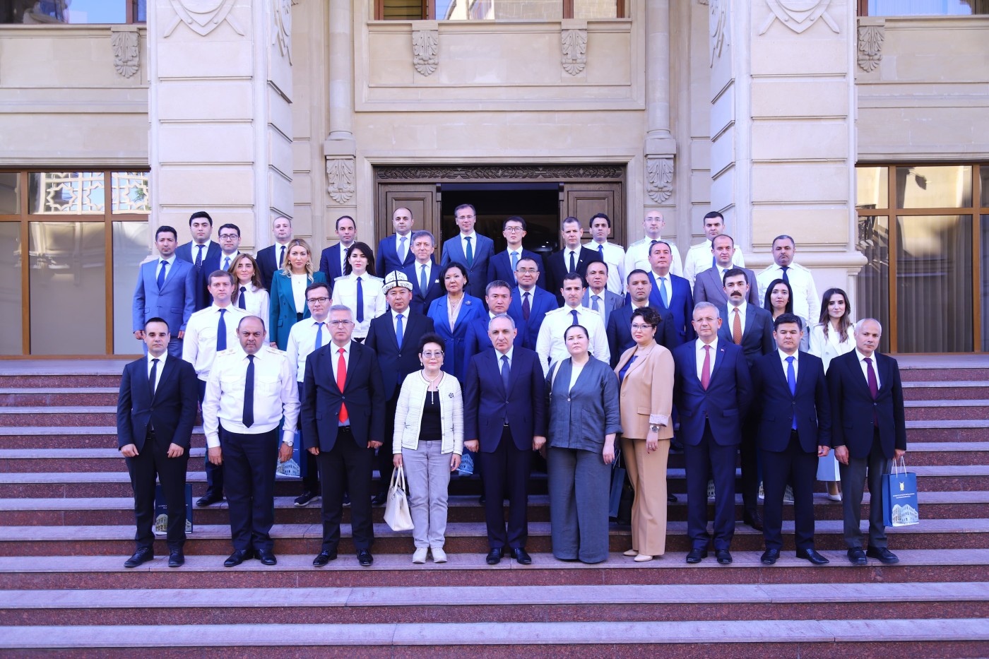 Baş prokuror beynəlxalq konfrans iştirakçıları ilə görüşüb - FOTOLAR