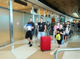 Ukraynadan daha 30 uşaq reabilitasiya üçün Azərbaycana GƏTİRİLDİ - FOTOLAR