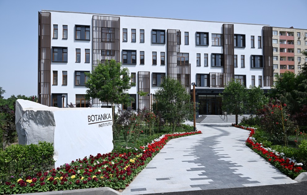 İlham Əliyev və xanımı Botanika İnstitutunun yeni binasının açılışında - FOTOLAR