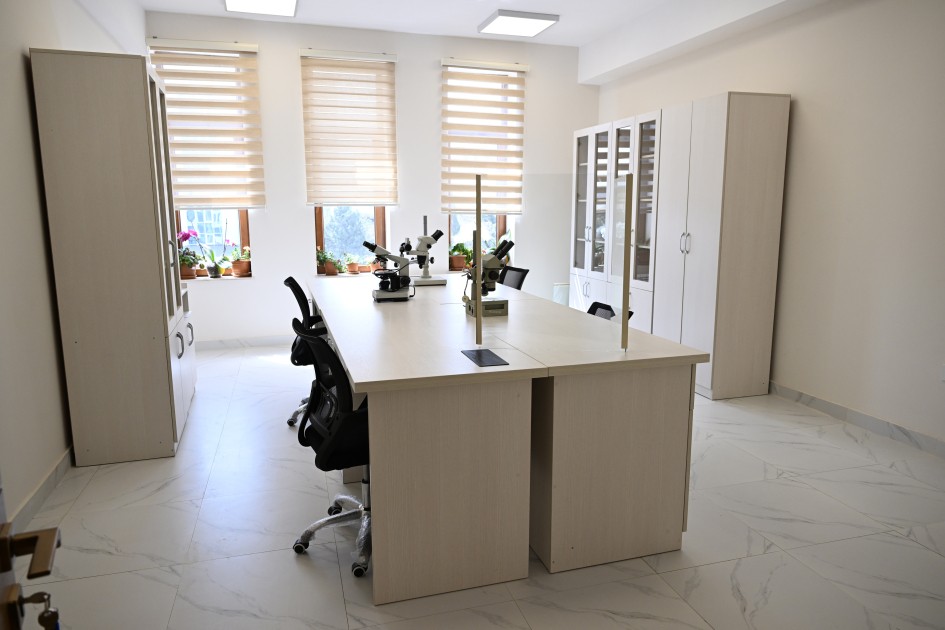 İlham Əliyev və xanımı Botanika İnstitutunun yeni binasının açılışında - FOTOLAR