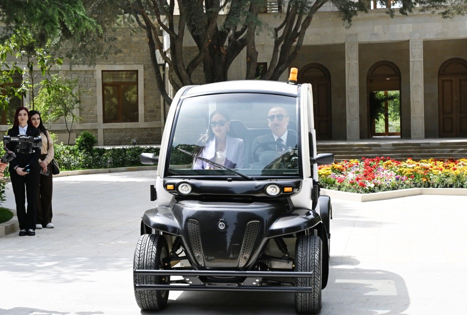 İlham Əliyev və xanımı Botanika İnstitutunun yeni binasının açılışında - FOTOLAR