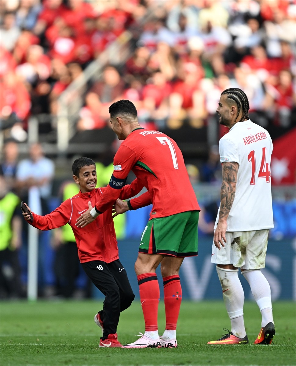 Heç bir maneə tanımayan sevgi... - FOTOLAR (VİDEO)