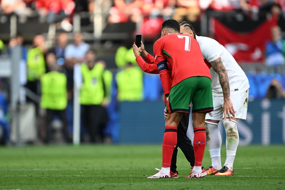 Heç bir maneə tanımayan sevgi... - FOTOLAR (VİDEO)