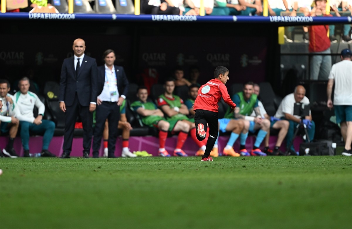 Heç bir maneə tanımayan sevgi... - FOTOLAR (VİDEO)