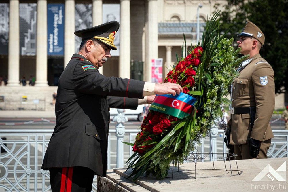 Zakir Həsənov macarıstanlı həmkarı ilə görüşdü - FOTOLAR