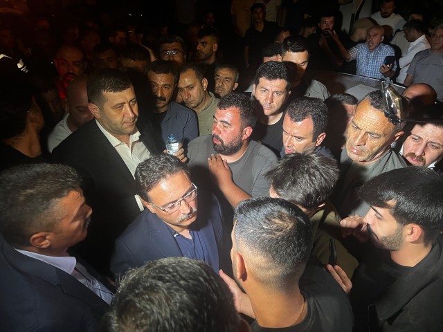 Azyaşlı qıza zorakılıq tətbiq etdi, xaosa səbəb oldu  - FOTOLAR