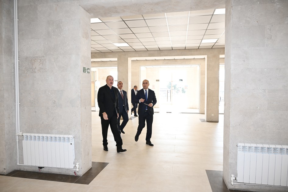 Prezident Qarabağ Universitetində görülən işlərlə tanış oldu - FOTOLAR (YENİLƏNİB)