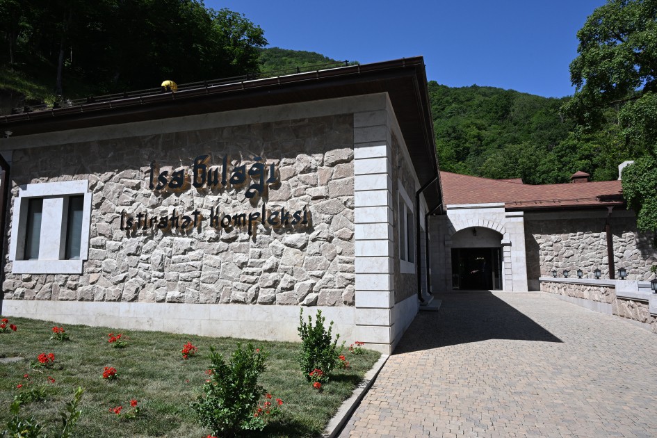 Prezident “İsa bulağı”nda çay içdi - FOTOLAR (YENİLƏNİB)