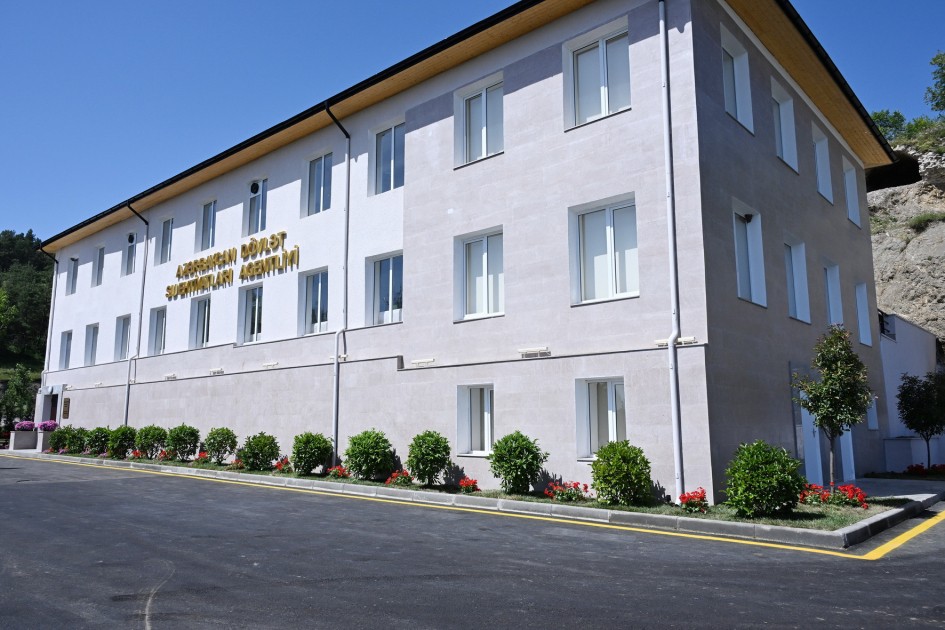 İlham Əliyev Şuşa sutəmizləyici qurğular kompleksinin açılışında iştirak etdi - FOTOLAR (YENİLƏNİB)