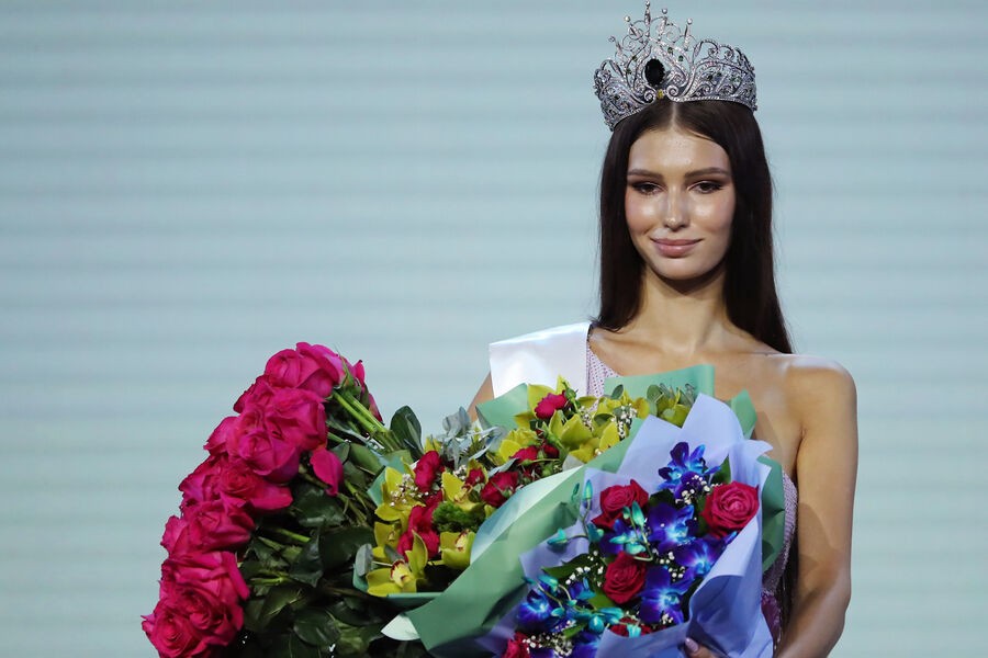 20 yaşlı qız "Miss Moskva" seçildi - FOTOLAR