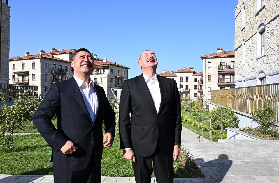 Prezidentlər Şuşanı gəzdi - FOTOLAR (YENİLƏNİB)