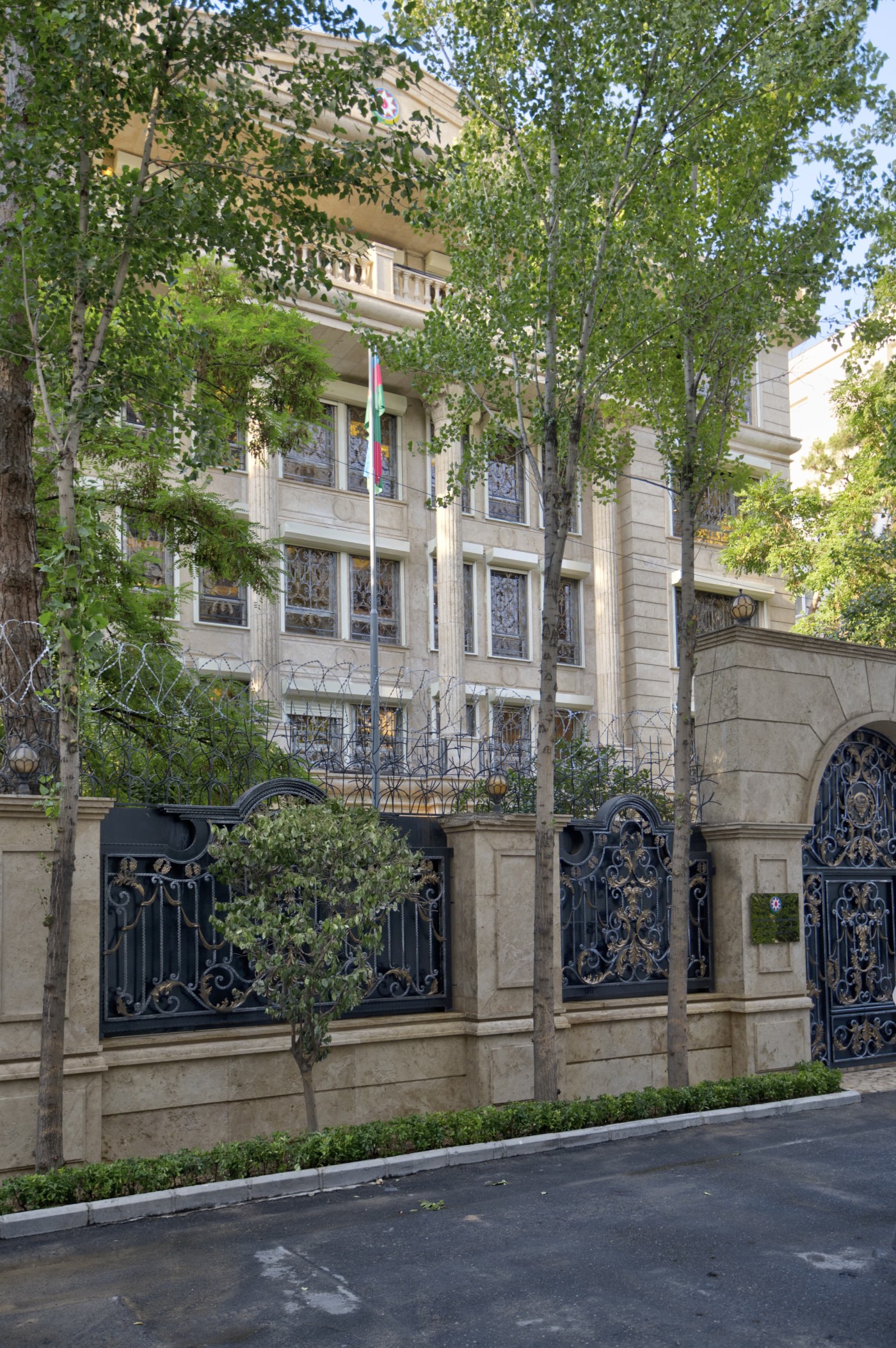 Azərbaycanın İrandakı Səfirliyinin fəaliyyəti bərpa edildi - VİDEO