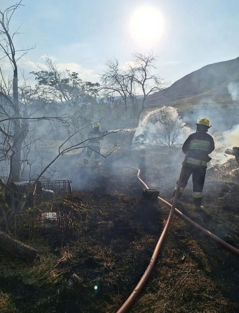 Şahbuzda həyətyanı sahə yandı - FOTOLAR