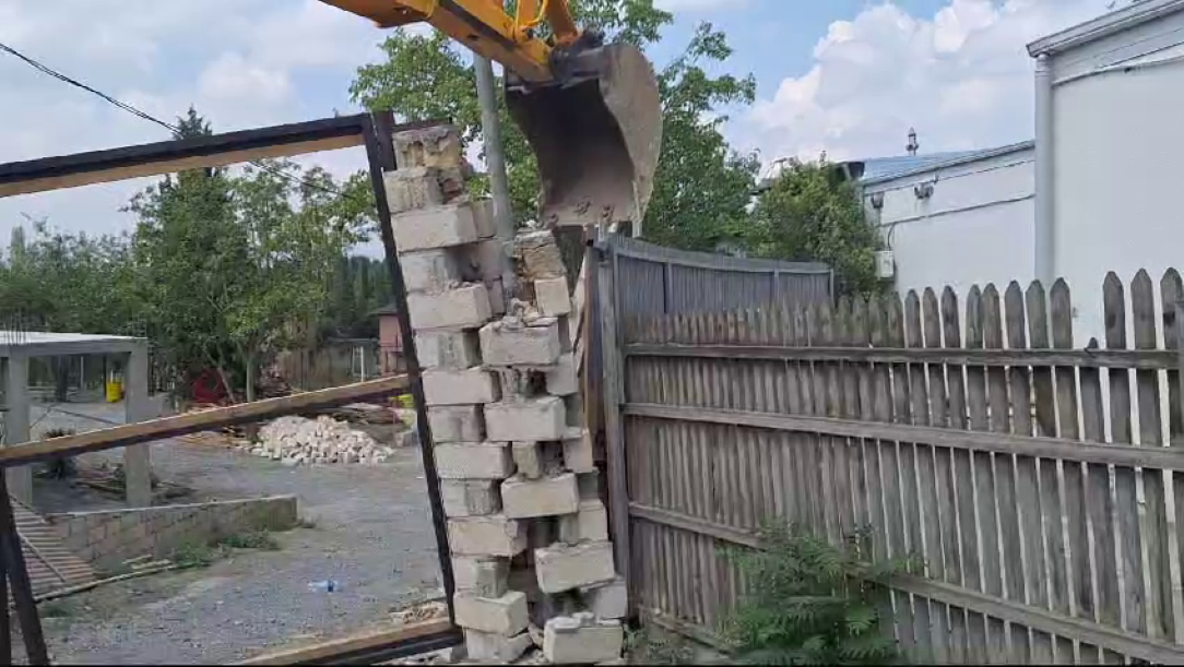 Gəncədə qanunsuz tikintilərin qarşısı alındı - FOTOLAR