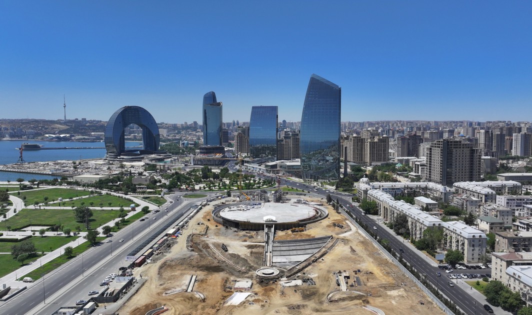 Prezident Zəfər parkında - FOTOLAR