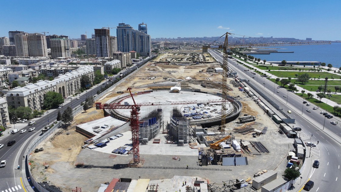 Prezident Zəfər parkında - FOTOLAR