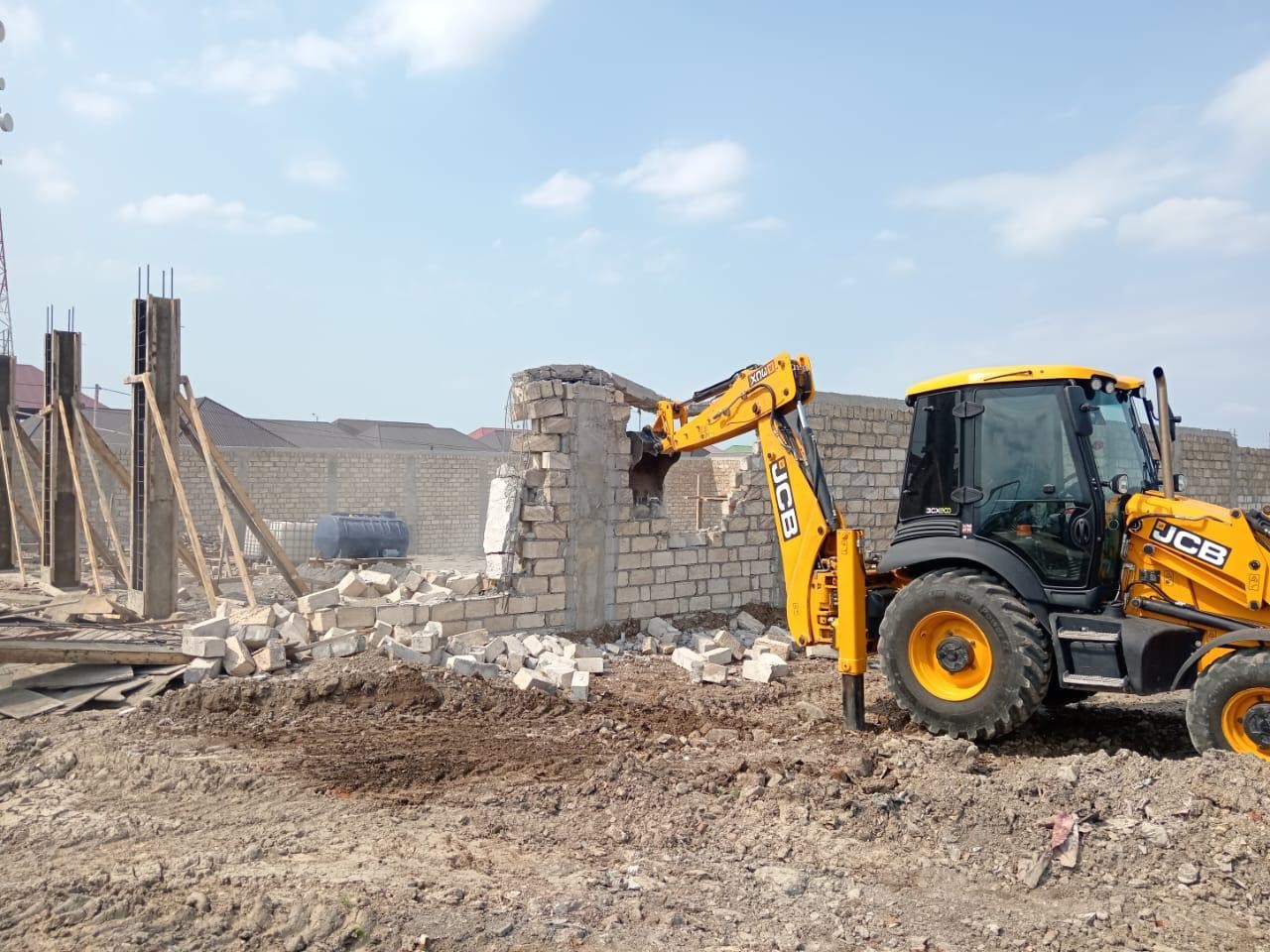 Gəncədə qanunsuz tikintilərə qarşı monitorinqlər davam etdirilir - FOTO