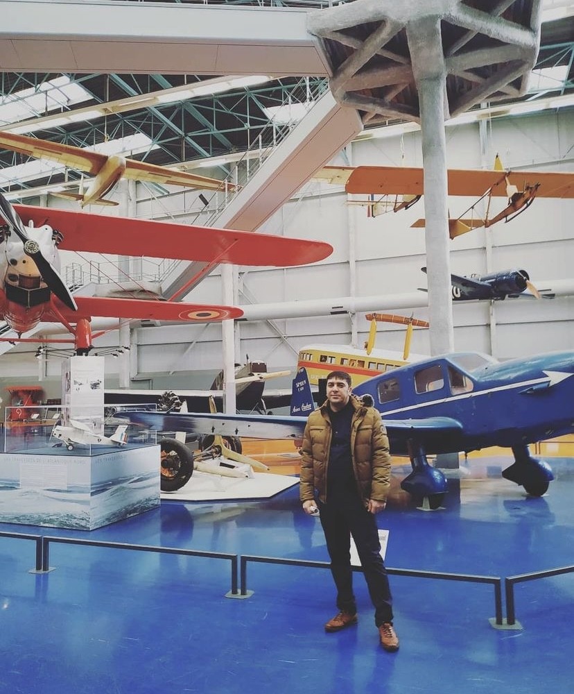 Azərbaycanda pilot qəfil öldü - FOTOLAR