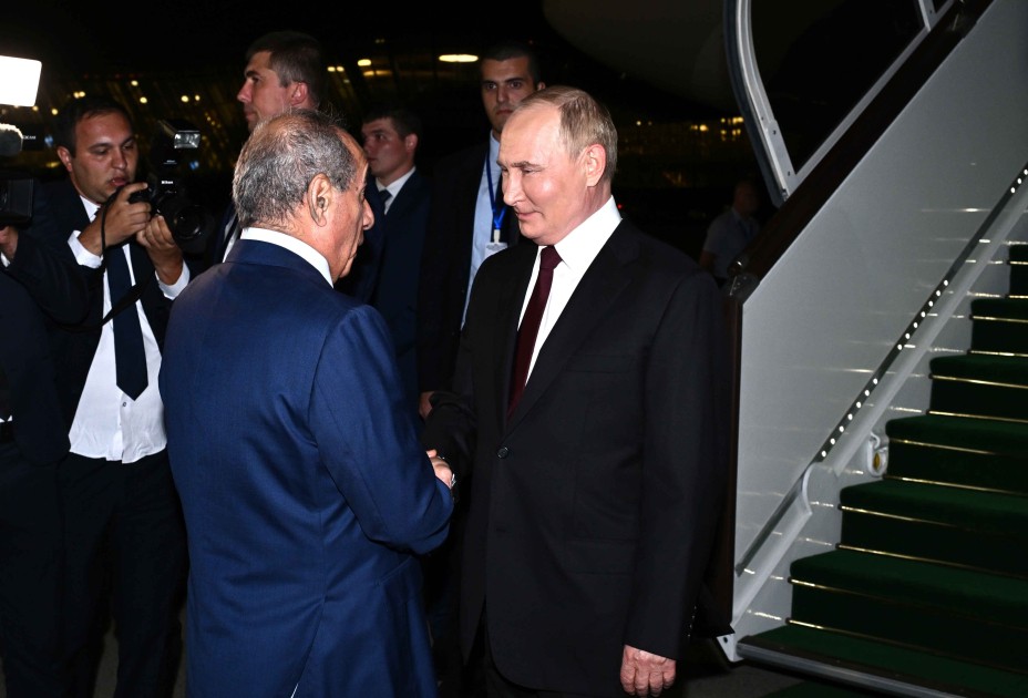 Putin Azərbaycana gəldi - VİDEO