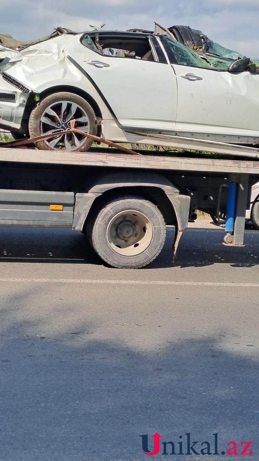 Ağdaşda ağır qəza olub, ölən və yaralanan var - FOTO