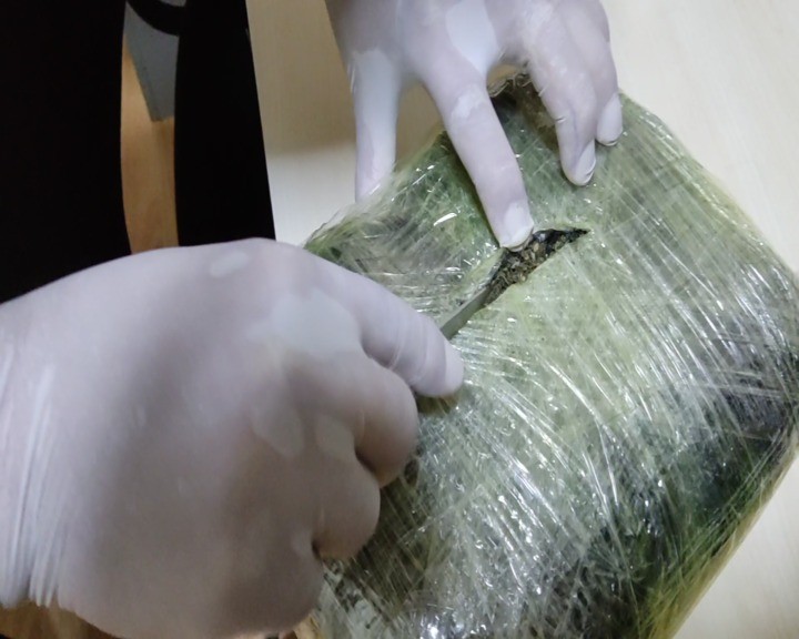 Şəmkirdə narkokuryer tutuldu - FOTO